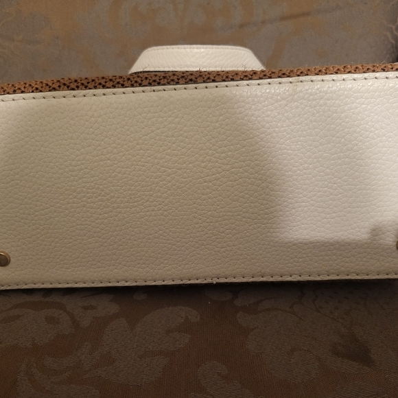 Kate Spade ♠️Purse - Picture 4 of 10